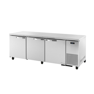 Réfrigérateur commercial compact à trois portes, profondeur 93 pouces, de marque True