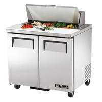 Table de préparation réfrigérée de 36 pouces True Manufacturing pour sandwichs et salades
