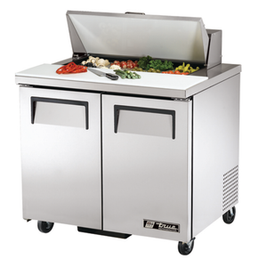 Table de préparation réfrigérée de 36 pouces True Manufacturing pour sandwichs et salades