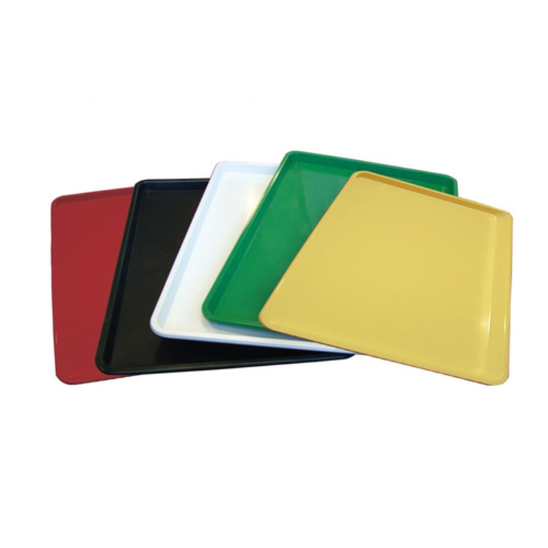 Plateau d’exposition Omcan 41347 de 17,75 pouces pour marché noir et boulangerie, présenté comme une pile de plateaux colorés pour présentation en boulangerie et charcuterie