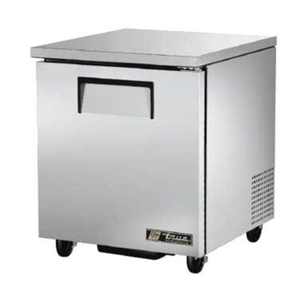 Réfrigérateur de sous-comptoir True Manufacturing de 69,9 cm à porte pleine
