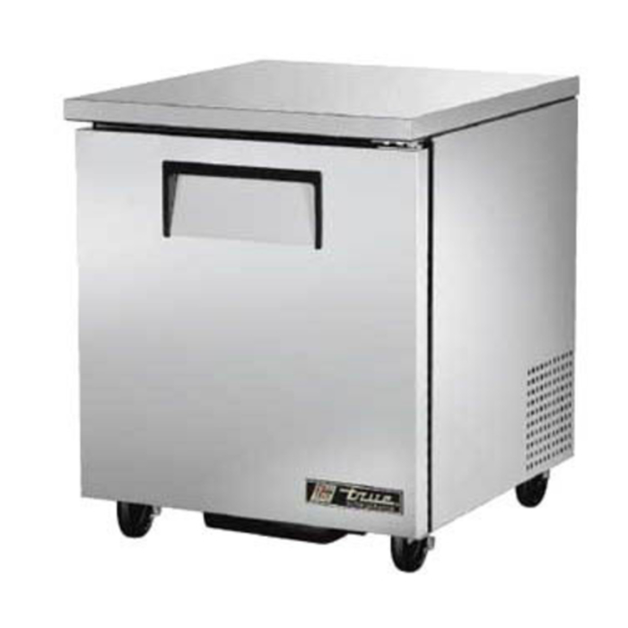 Réfrigérateur de sous-comptoir True Manufacturing de 69,9 cm à porte pleine