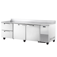 Réfrigérateur de comptoir de travail commercial réfrigéré True TWT-93D-2-HC de 93 pouces