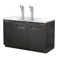 Refroidisseur de bière pression à deux portes de 149,5 cm de largeur True Manufacturing