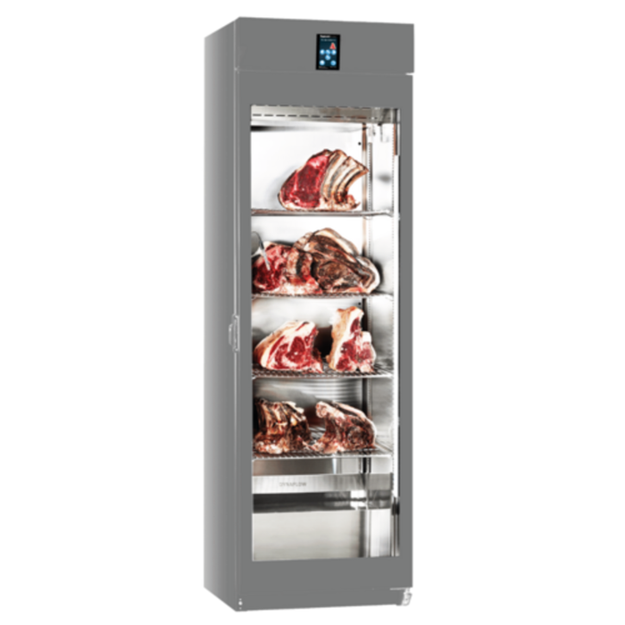 Étiquette alternative : Trento 48036 Armoire de vieillissement de viande de 23,6 pouces de large avec porte en verre et étagères contenant des morceaux de viande maturés à sec